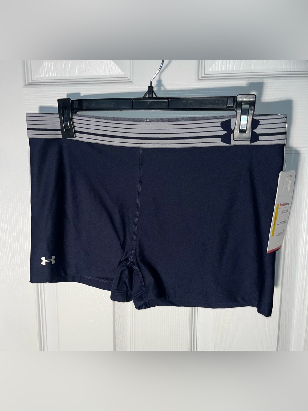 $25 NWT Under Armour Compression Shorts Women's Large 3" Navy Blue